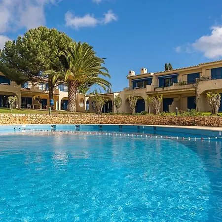 Bemposta Pool View