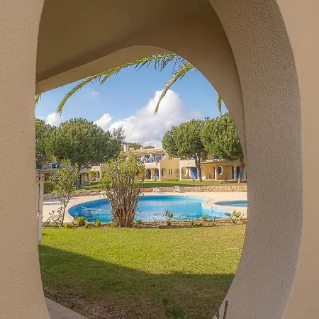 Bemposta Pool View *